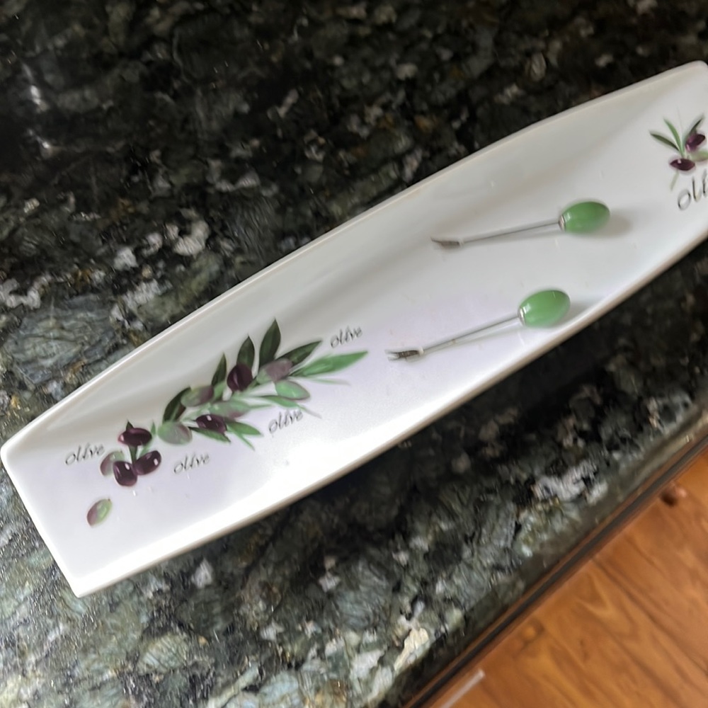 Olive dish in pristine condition